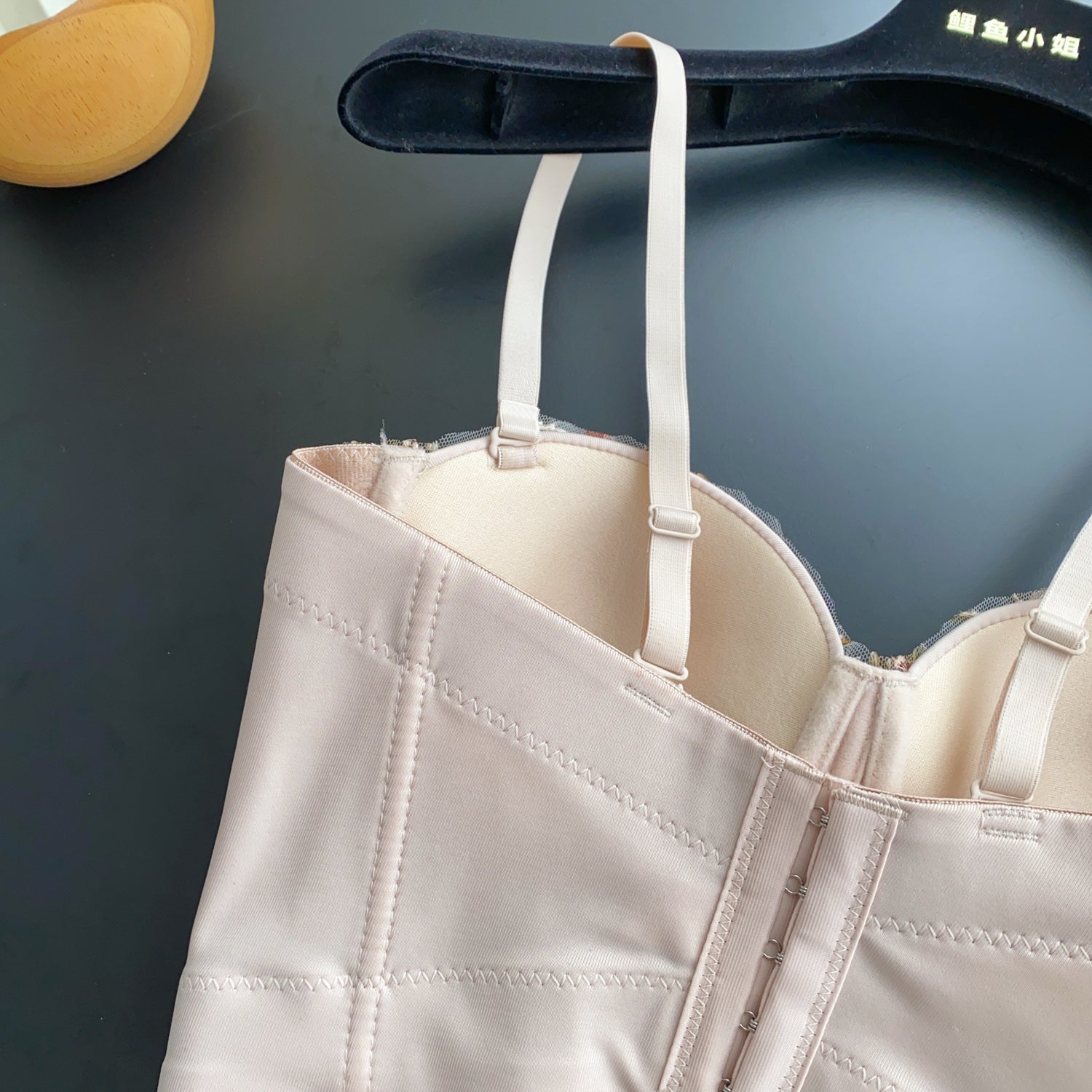 Cropped Bordado Floral Alça Fina Chloe