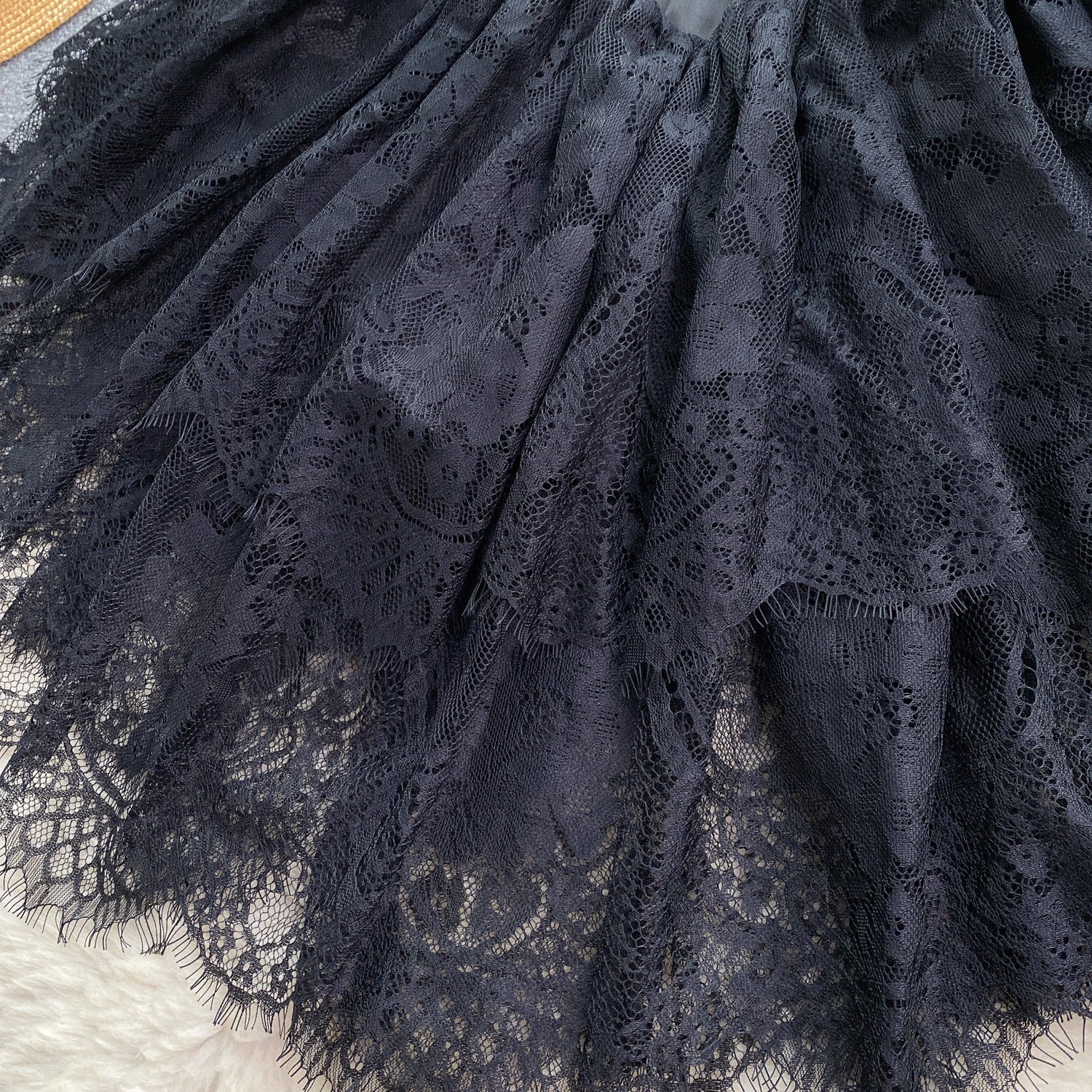 Vestido Curto Alça Fina Estruturado Chloe