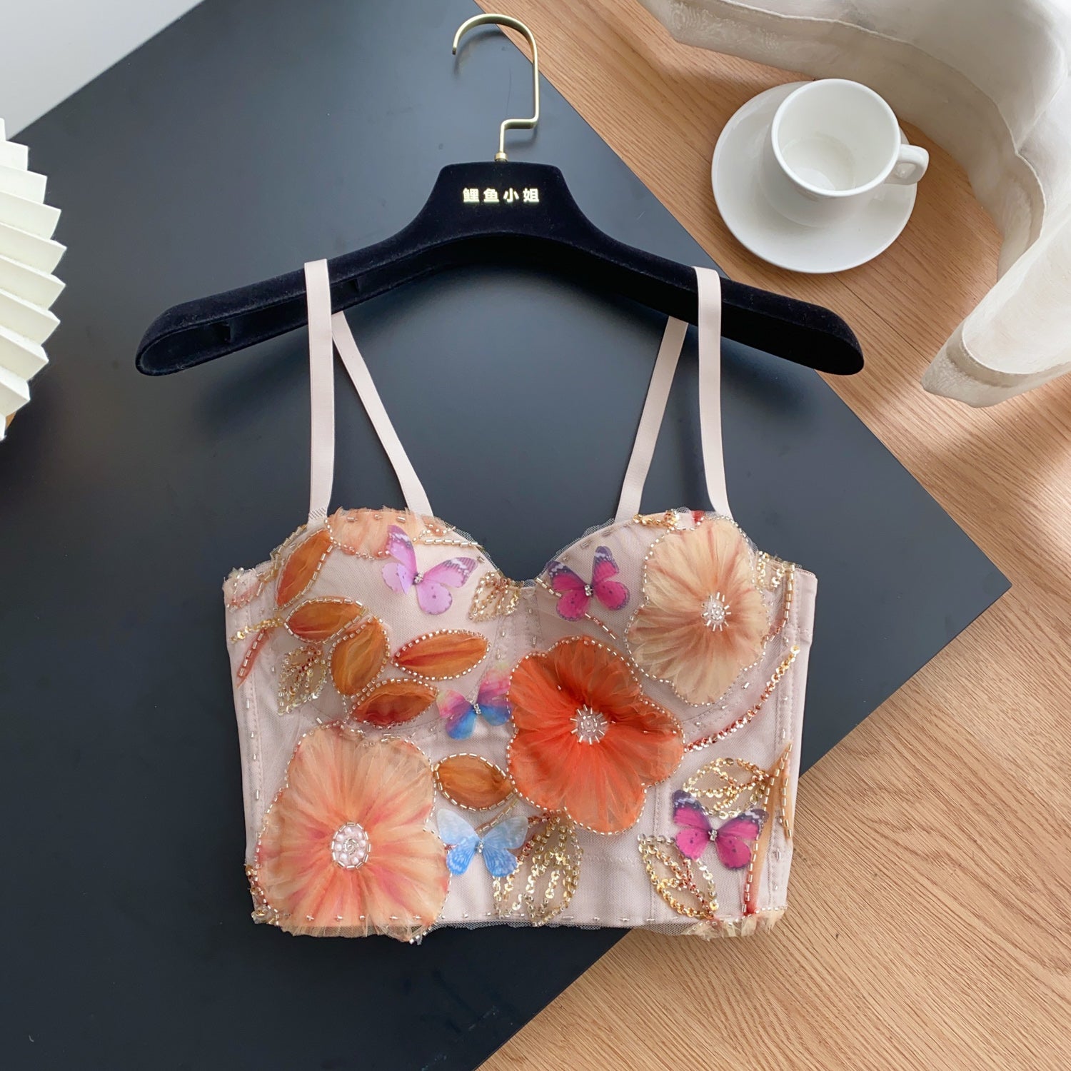 Cropped Bordado Floral Alça Fina Chloe