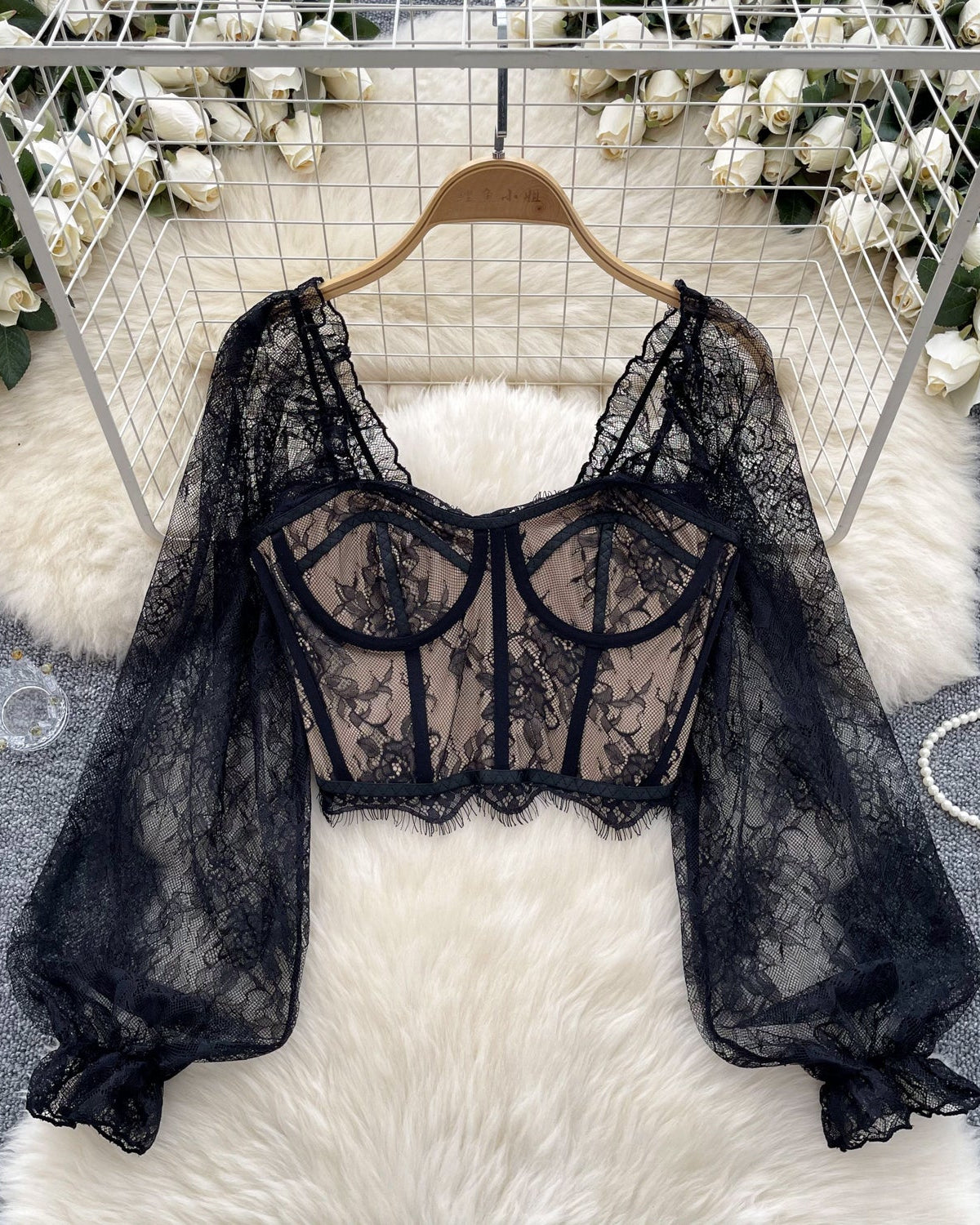 Cropped Renda Manga Flare Decote Quadrado Luna