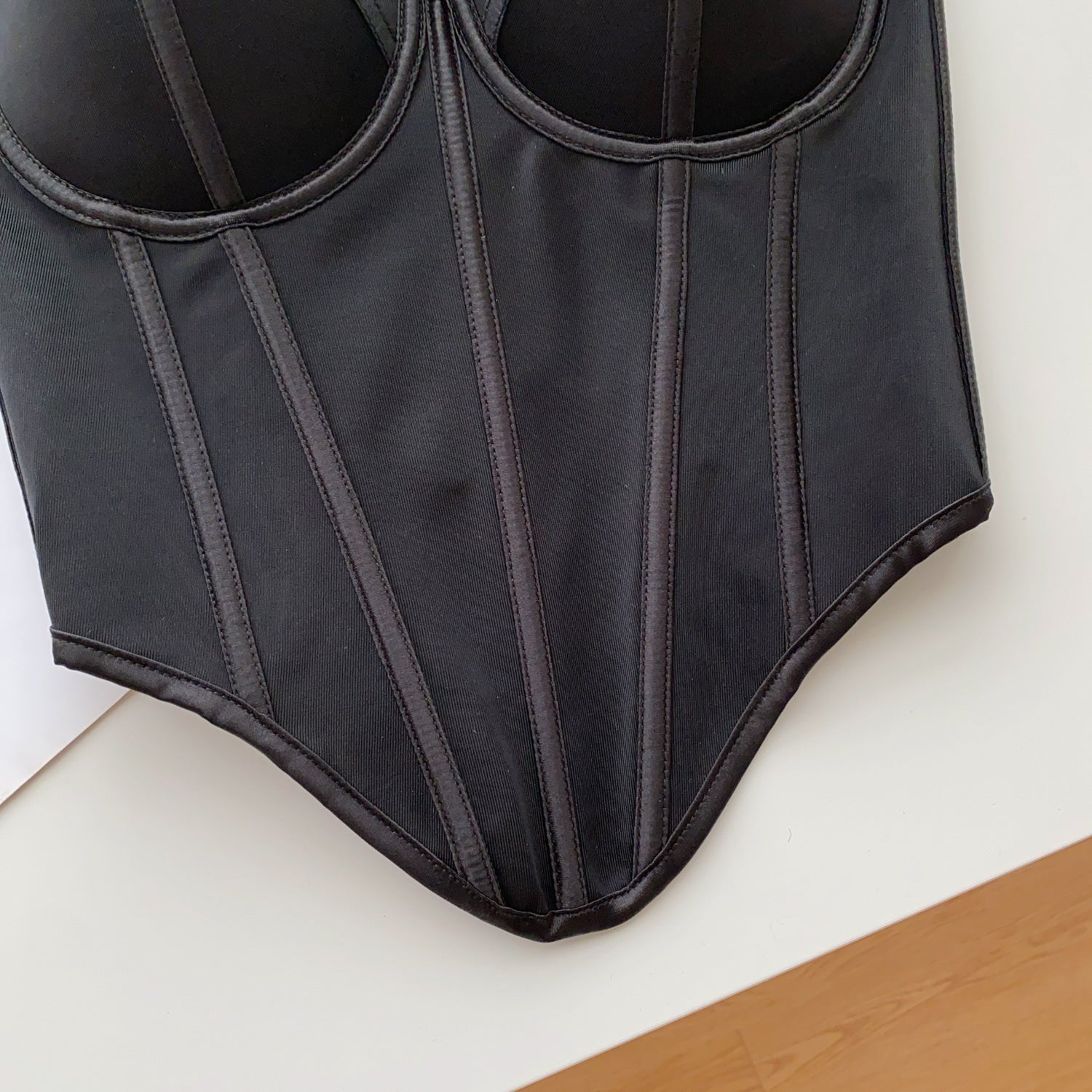 Top Estruturado Alça Fina Íris