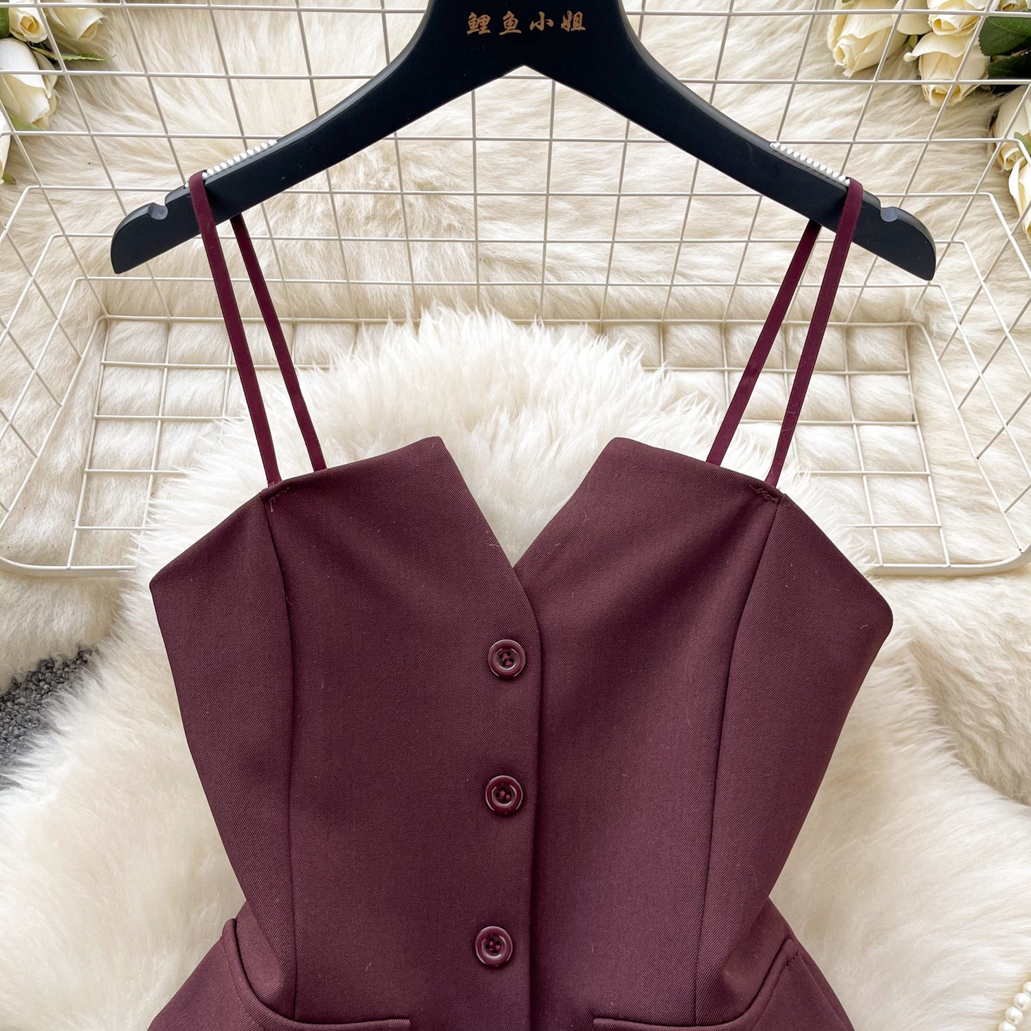 Cropped Estruturado Alça Fina Abotoamento Elisa