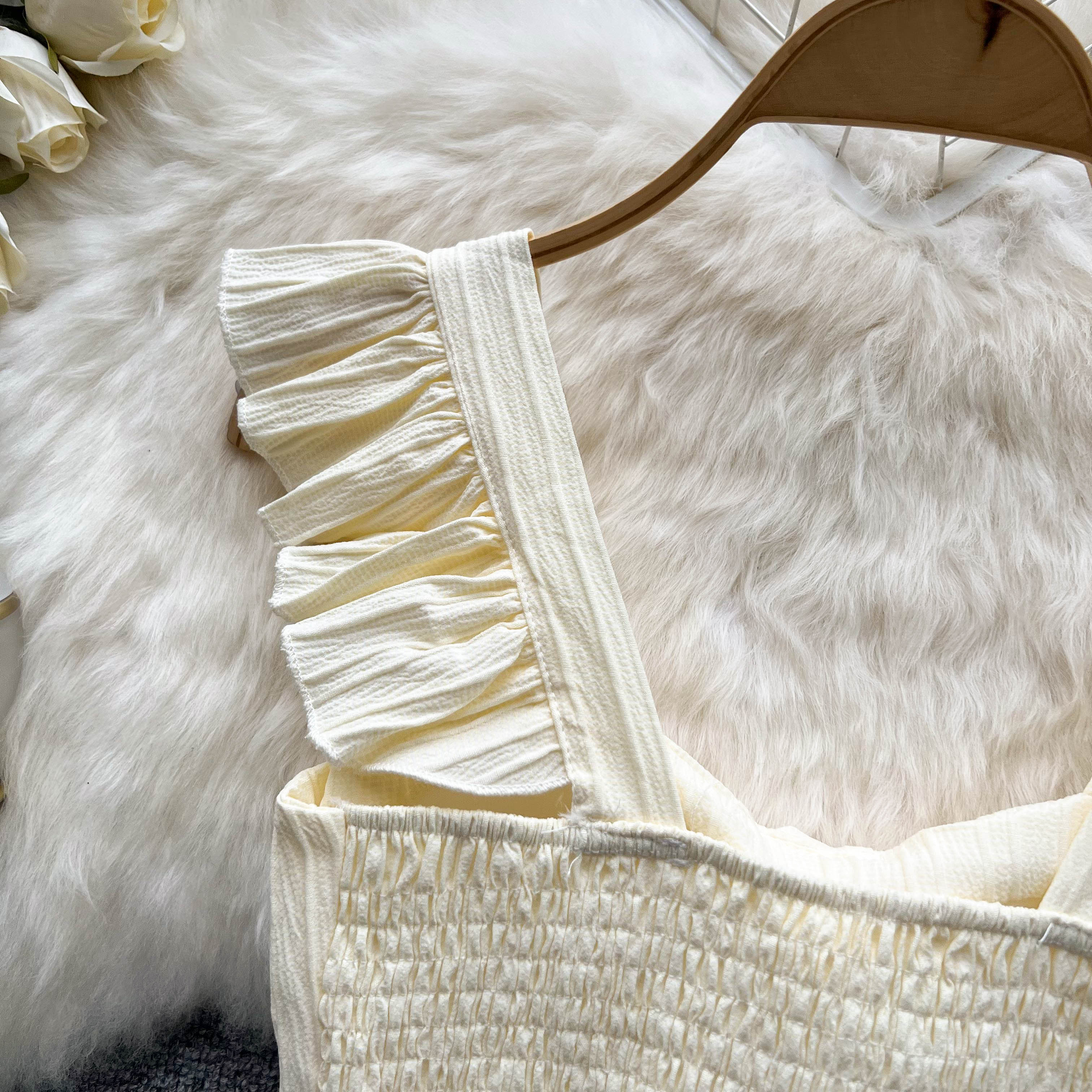 Cropped Estruturado Babados Luna