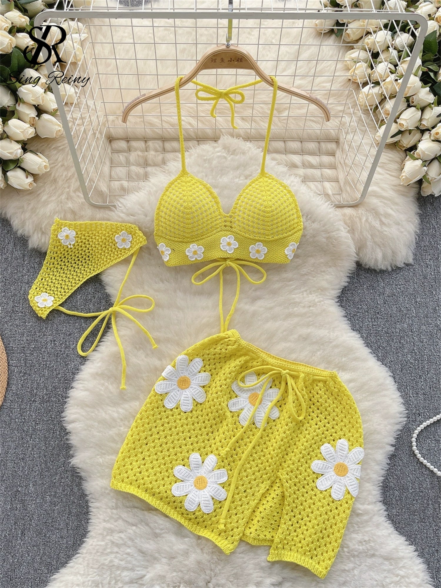 Conjunto Top Alça Fina Shorts Curto Luna