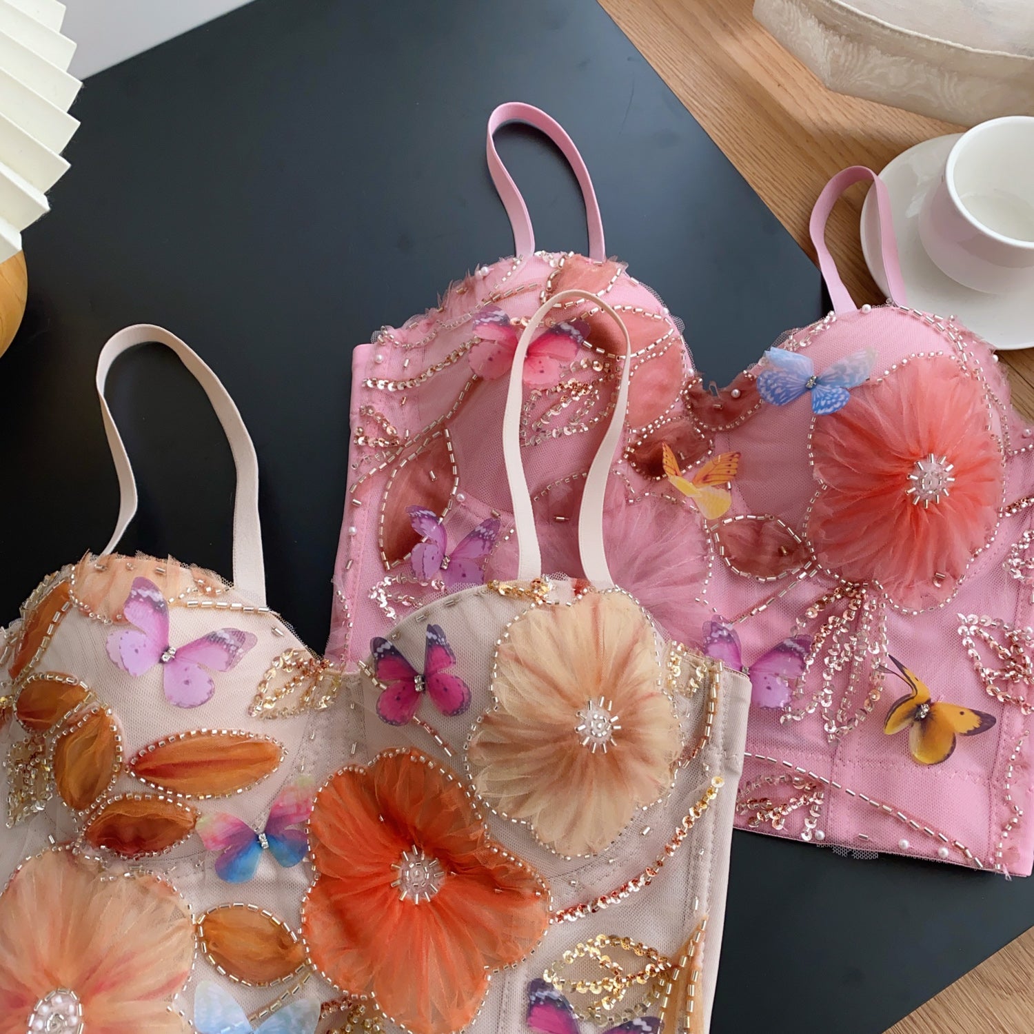 Cropped Bordado Floral Alça Fina Chloe