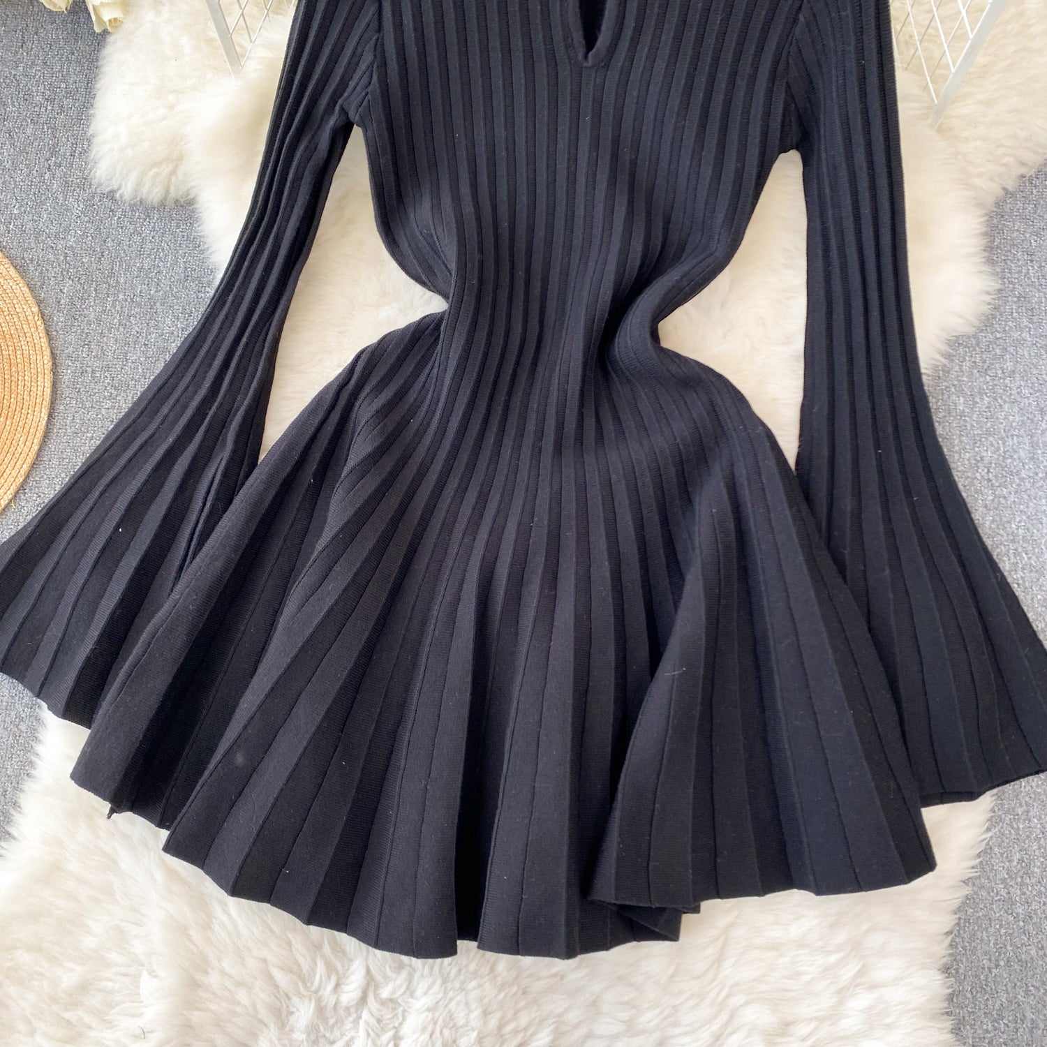 Vestido Curto Plissado Manga Flare Jasmim