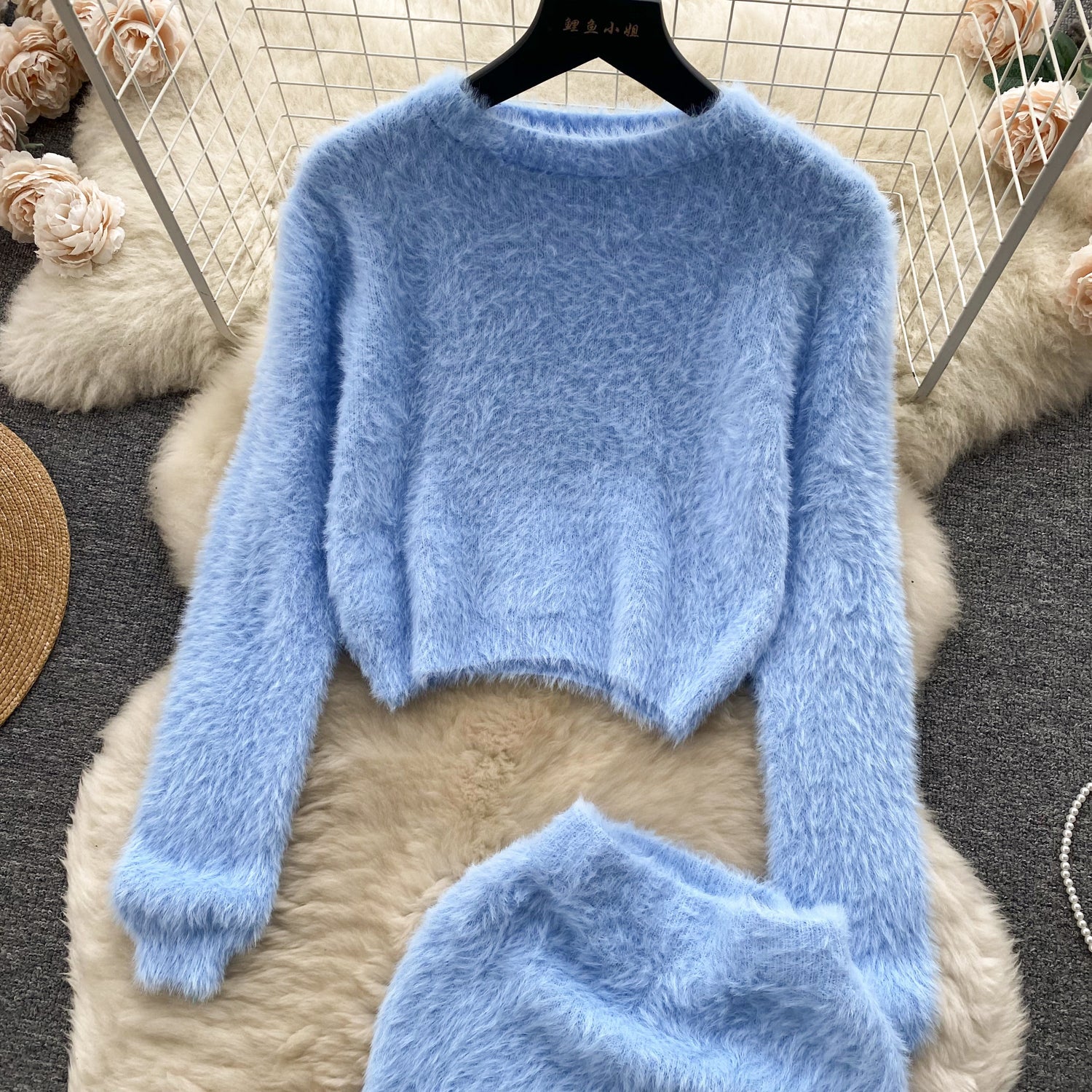 Conjunto Manga Longa Saia Curta Bianca