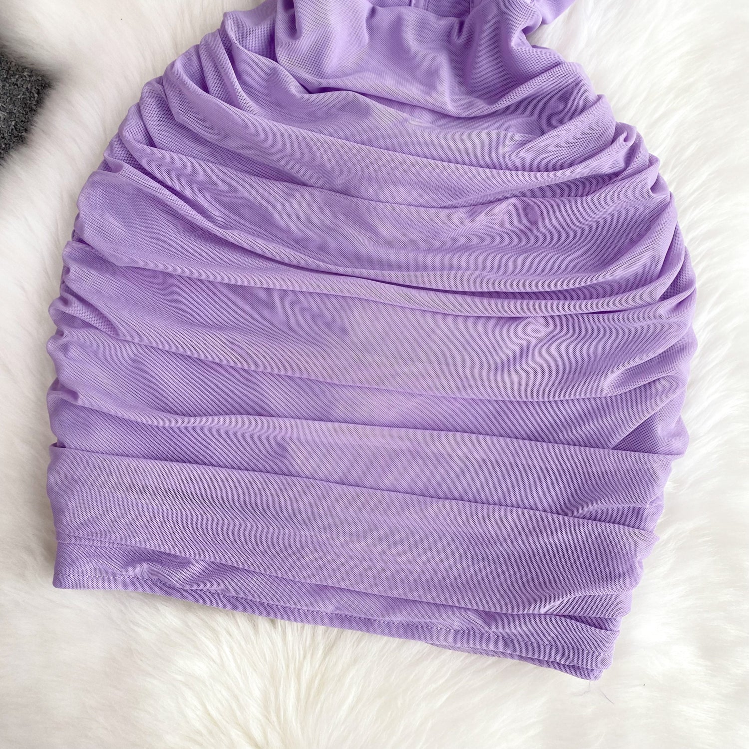 Vestido Curto Alça Fina Justo Decote Coração Maya