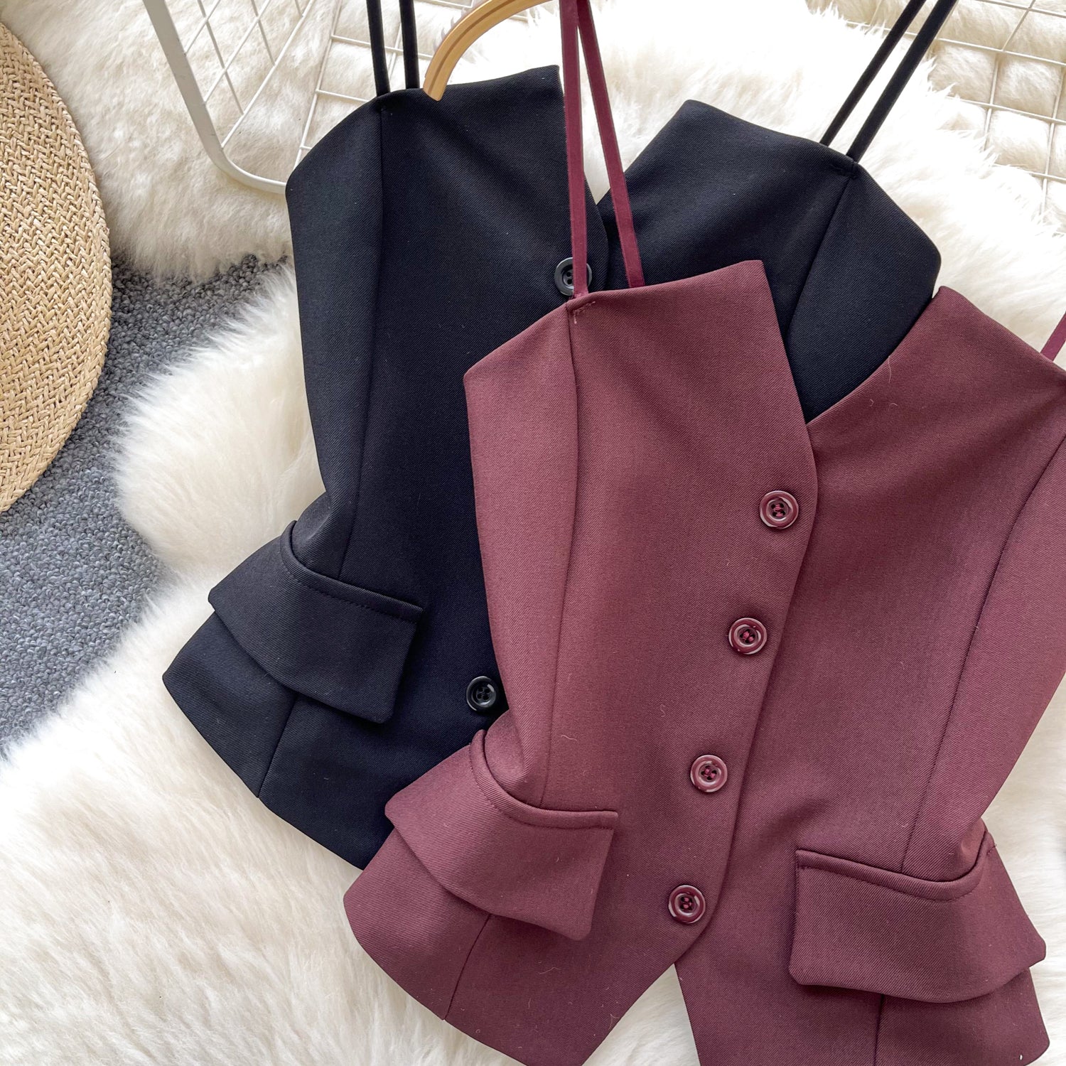 Cropped Estruturado Alça Fina Abotoamento Elisa