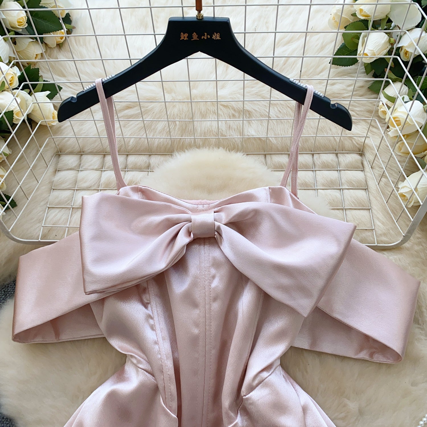 Vestido Curto Ombro A Ombro Laço Aurora