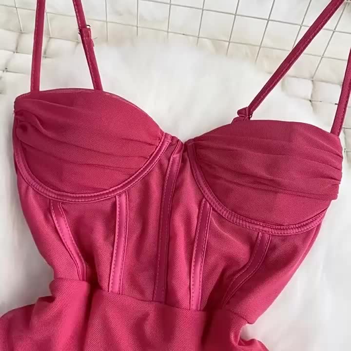 Vestido Curto Alça Fina Justo Decote Coração Maya