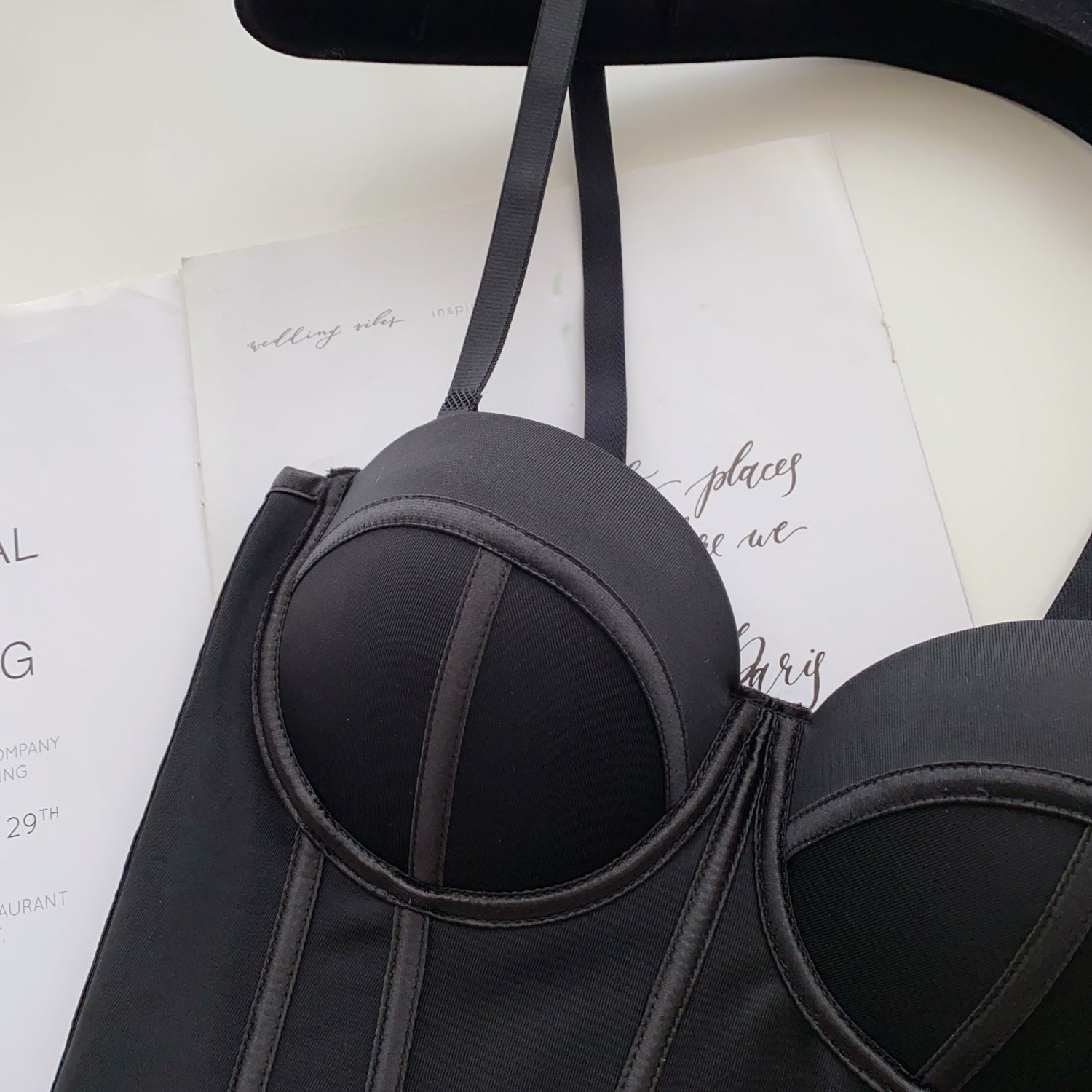 Top Estruturado Alça Fina Íris