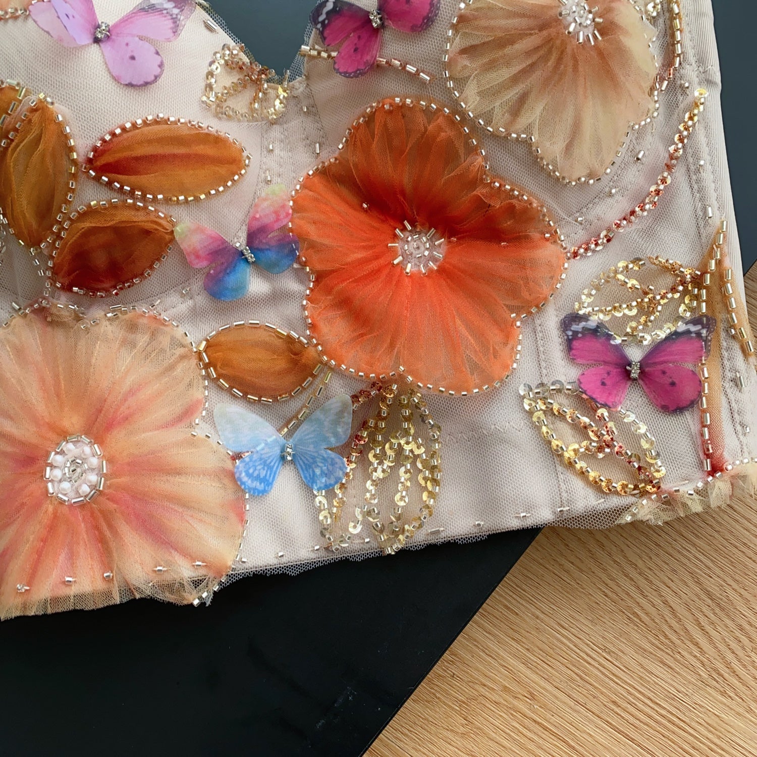 Cropped Bordado Floral Alça Fina Chloe