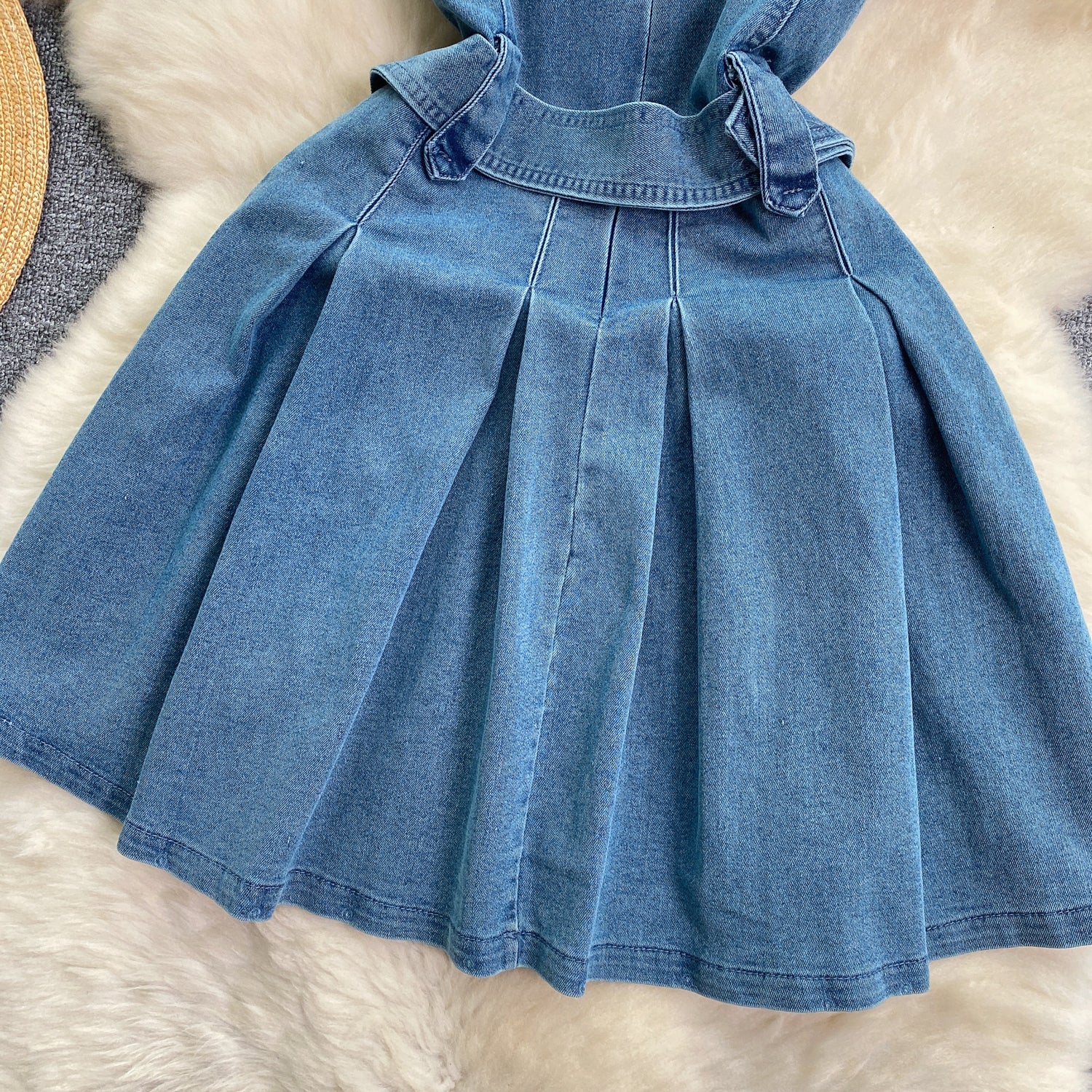 Vestido Curto Alça Babado Jeans Cinto Jasmim