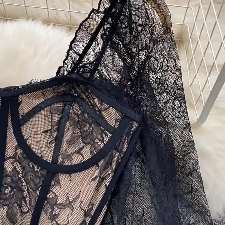 Cropped Renda Manga Flare Decote Quadrado Luna